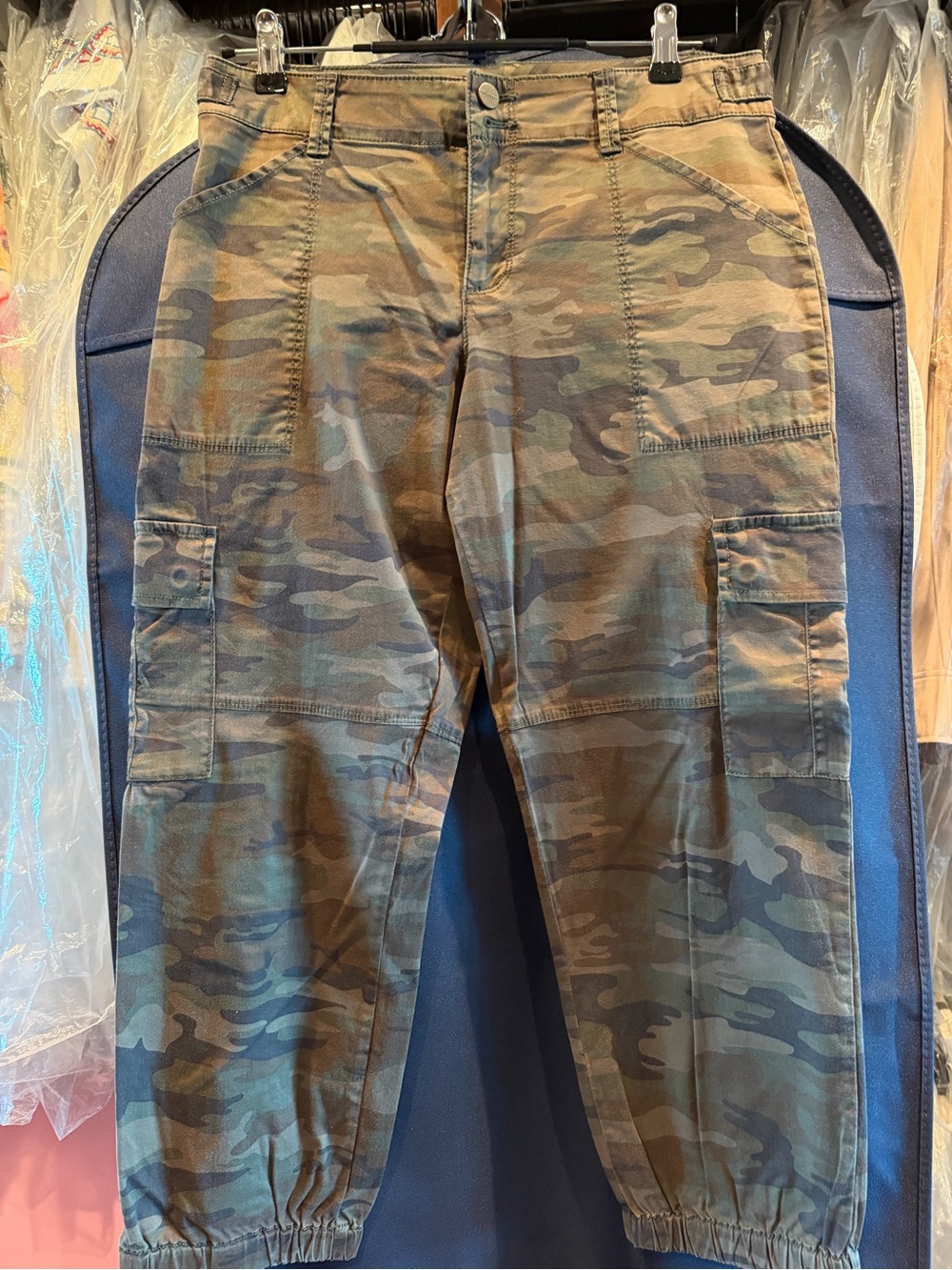 Sanctuary Olive Camo Cargo Pants size 28